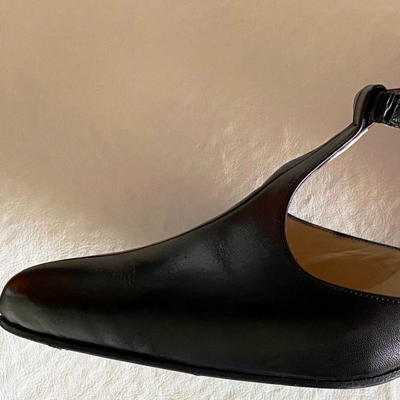 Maria Cristina Woman's Leather Pointy Toe Pumps - Picture 10 of 15